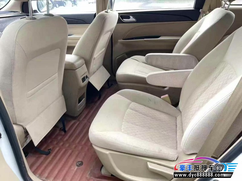 17年宝骏730轿车抵押车出售