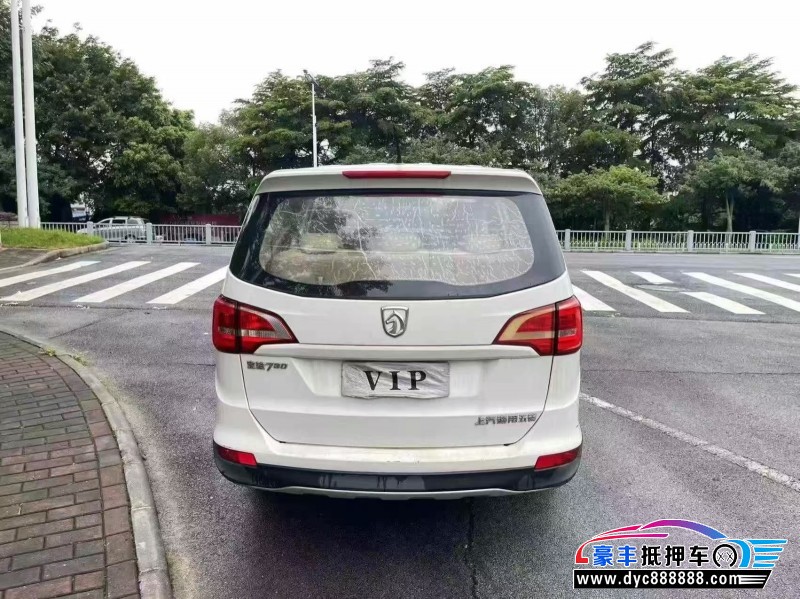 17年宝骏730轿车抵押车出售