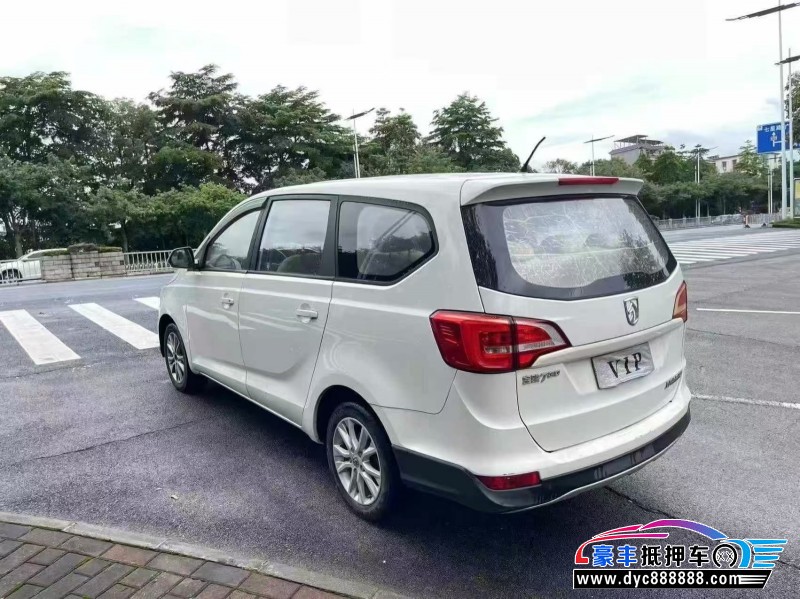 17年宝骏730轿车抵押车出售