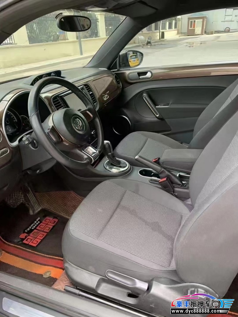 13年大众甲壳虫轿车抵押车出售