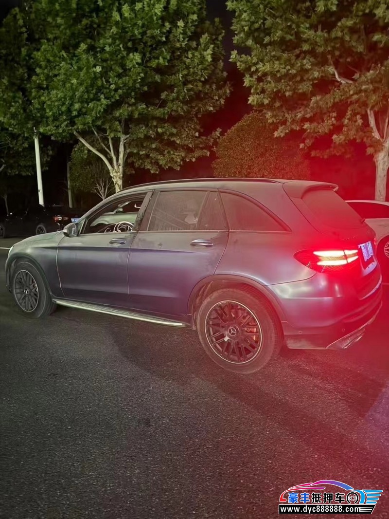 16年奔驰GLC轿车抵押车出售