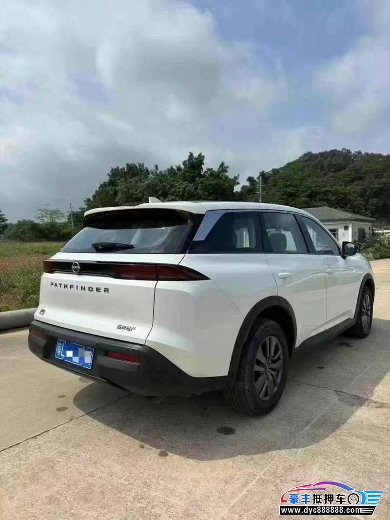 24年日产探陆轿车抵押车出售