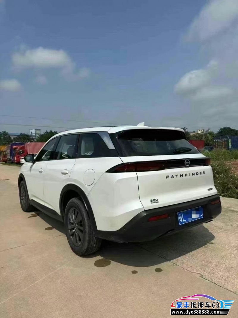 24年日产探陆轿车抵押车出售