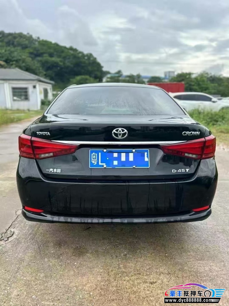 16年丰田皇冠轿车抵押车出售