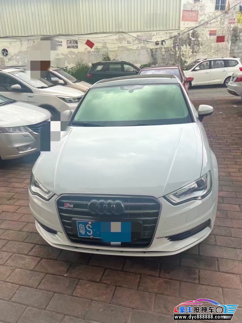 17年奥迪A3轿车抵押车出售