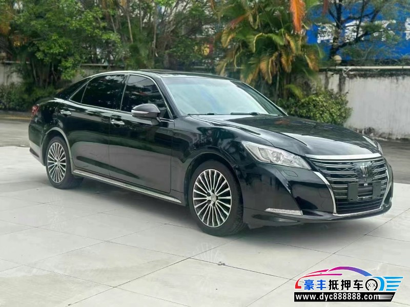 18年丰田皇冠轿车抵押车出售