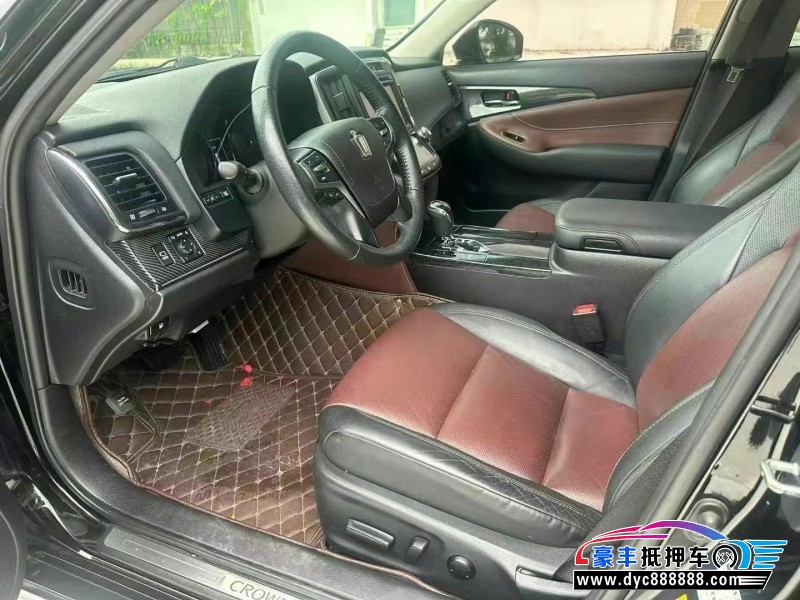 18年丰田皇冠轿车抵押车出售