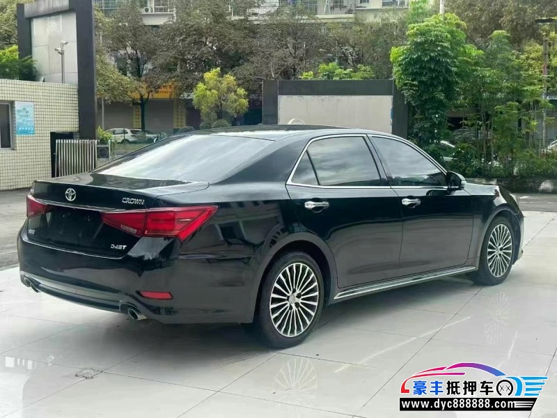 18年丰田皇冠轿车抵押车出售