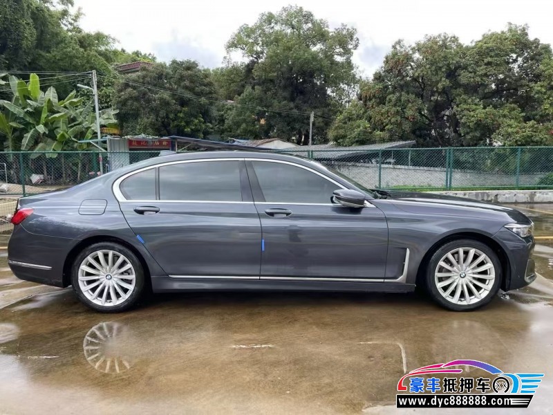 20年宝马7系轿车抵押车出售