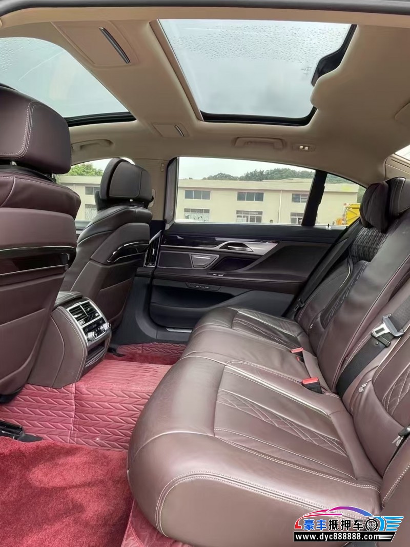 20年宝马7系轿车抵押车出售