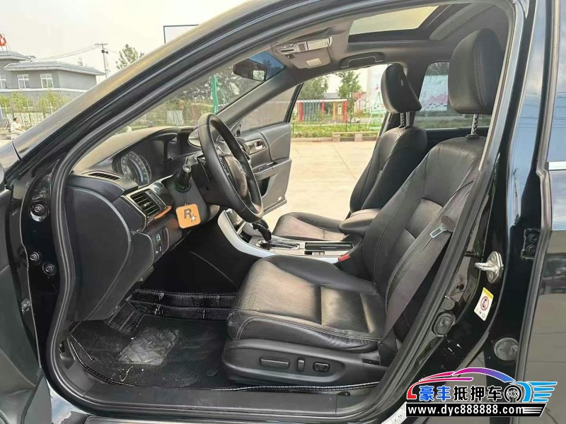 14年本田雅阁轿车抵押车出售