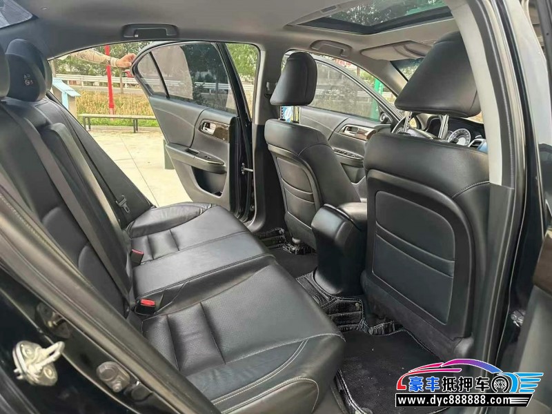 14年本田雅阁轿车抵押车出售