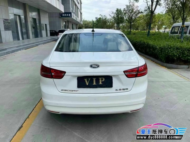 18年福特福睿斯轿车抵押车出售