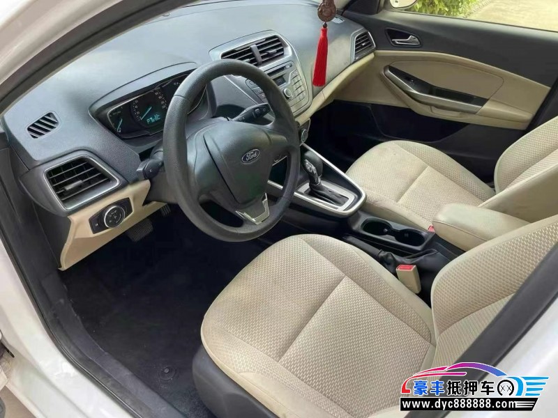 18年福特福睿斯轿车抵押车出售