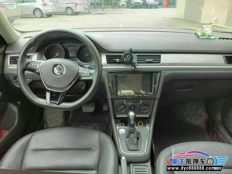 17年大众宝来轿车抵押车出售