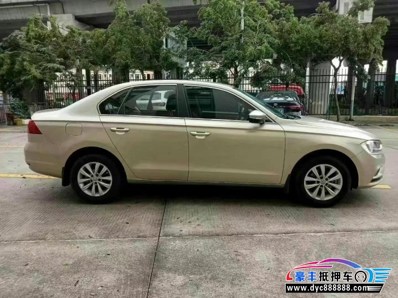 17年大众宝来轿车抵押车出售