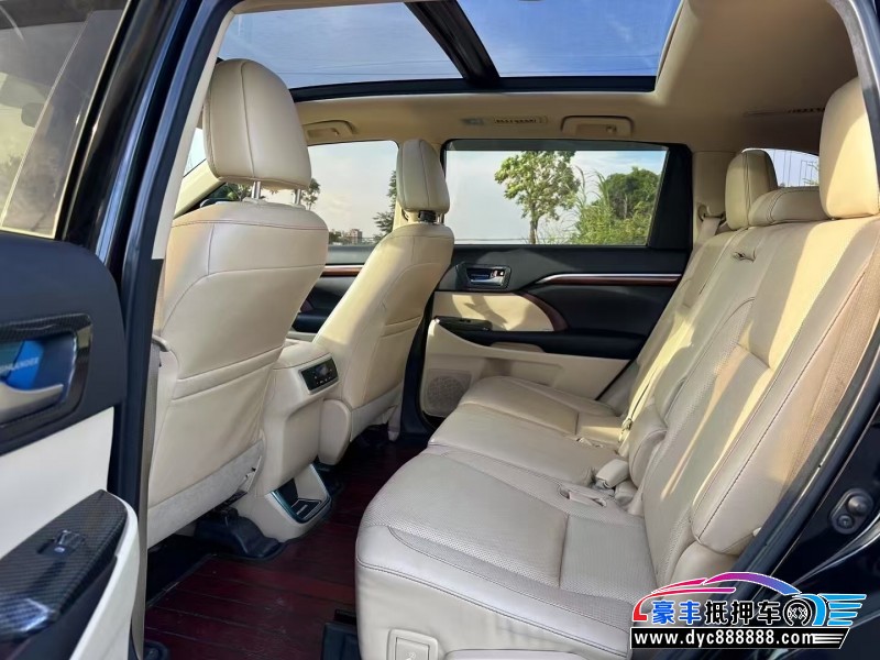 17年丰田汉兰达轿车抵押车出售