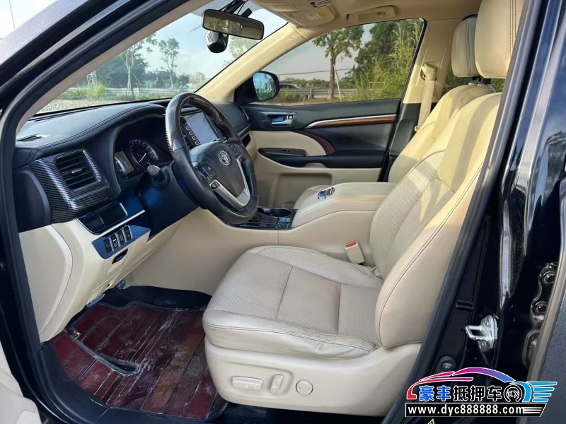 17年丰田汉兰达轿车抵押车出售