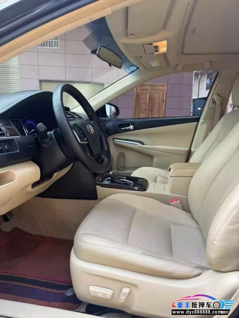 17年丰田凯美瑞轿车抵押车出售