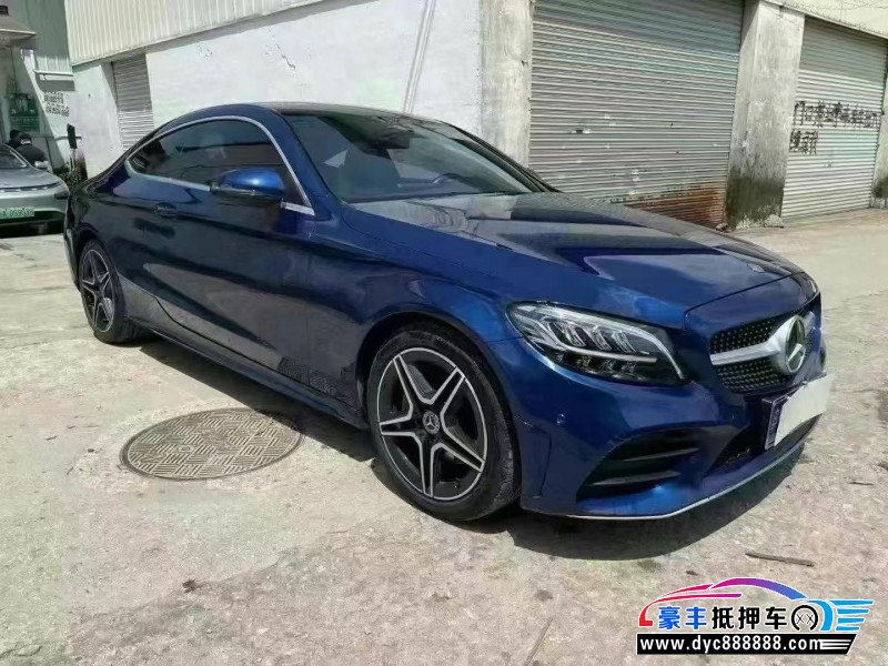 19年奔驰C轿车抵押车出售