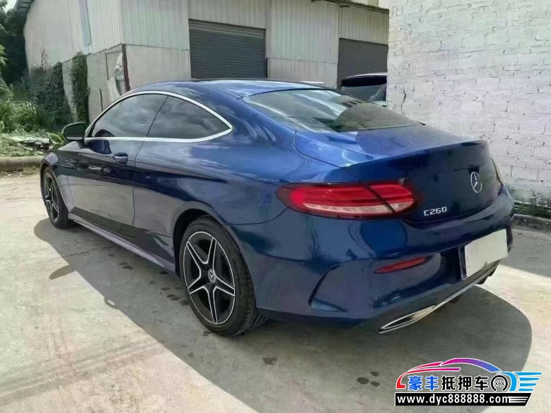 19年奔驰C轿车抵押车出售