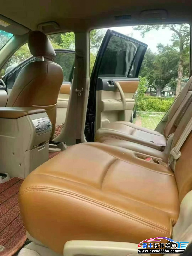 14年丰田汉兰达轿车抵押车出售