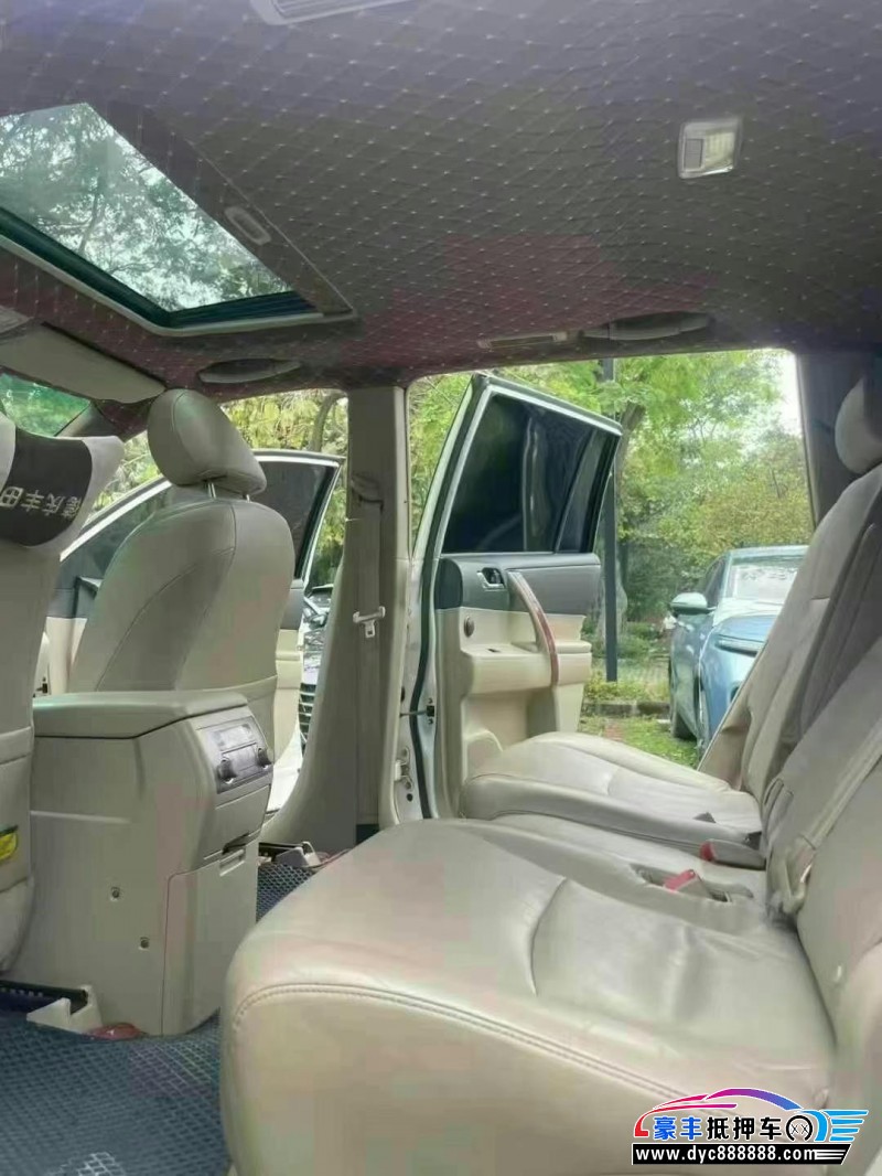 12年丰田汉兰达轿车抵押车出售