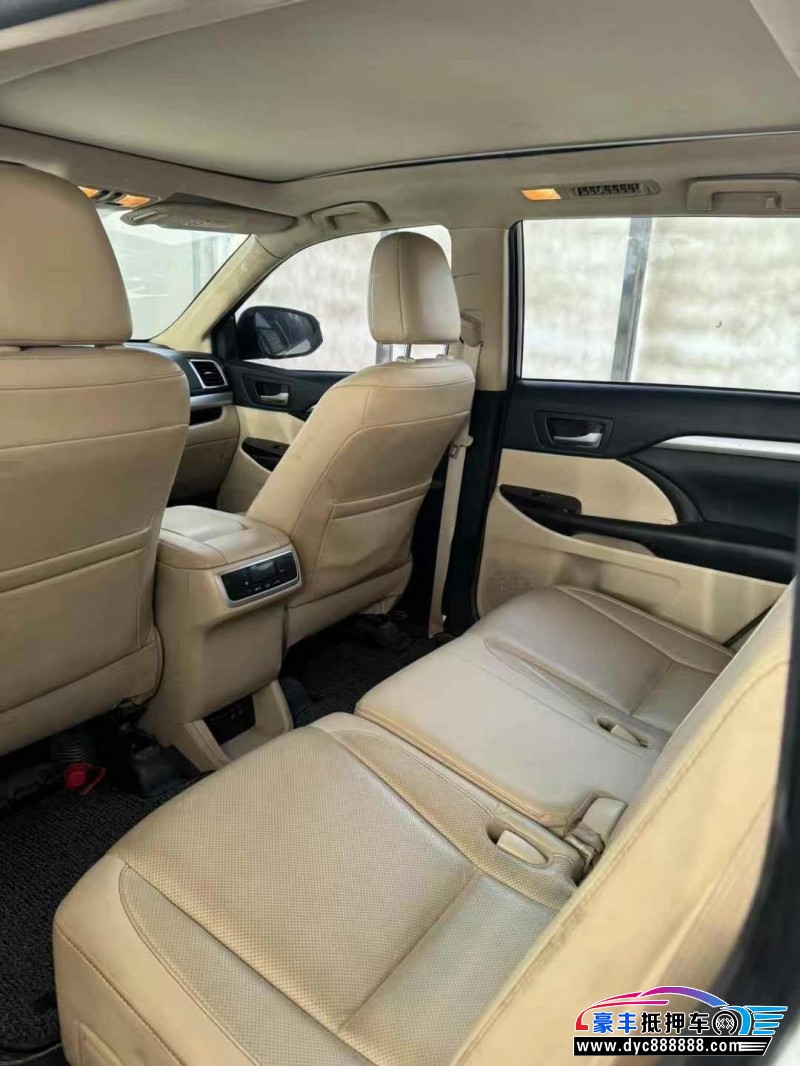 19年丰田汉兰达轿车抵押车出售