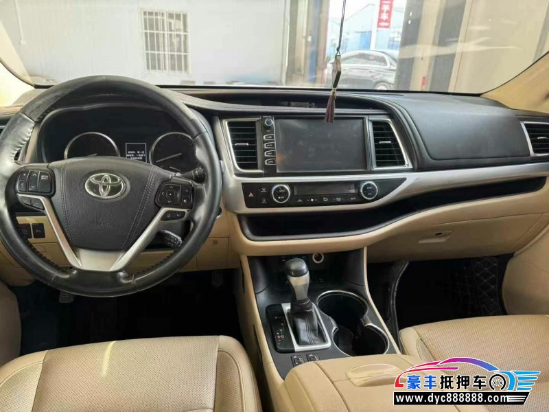 19年丰田汉兰达轿车抵押车出售