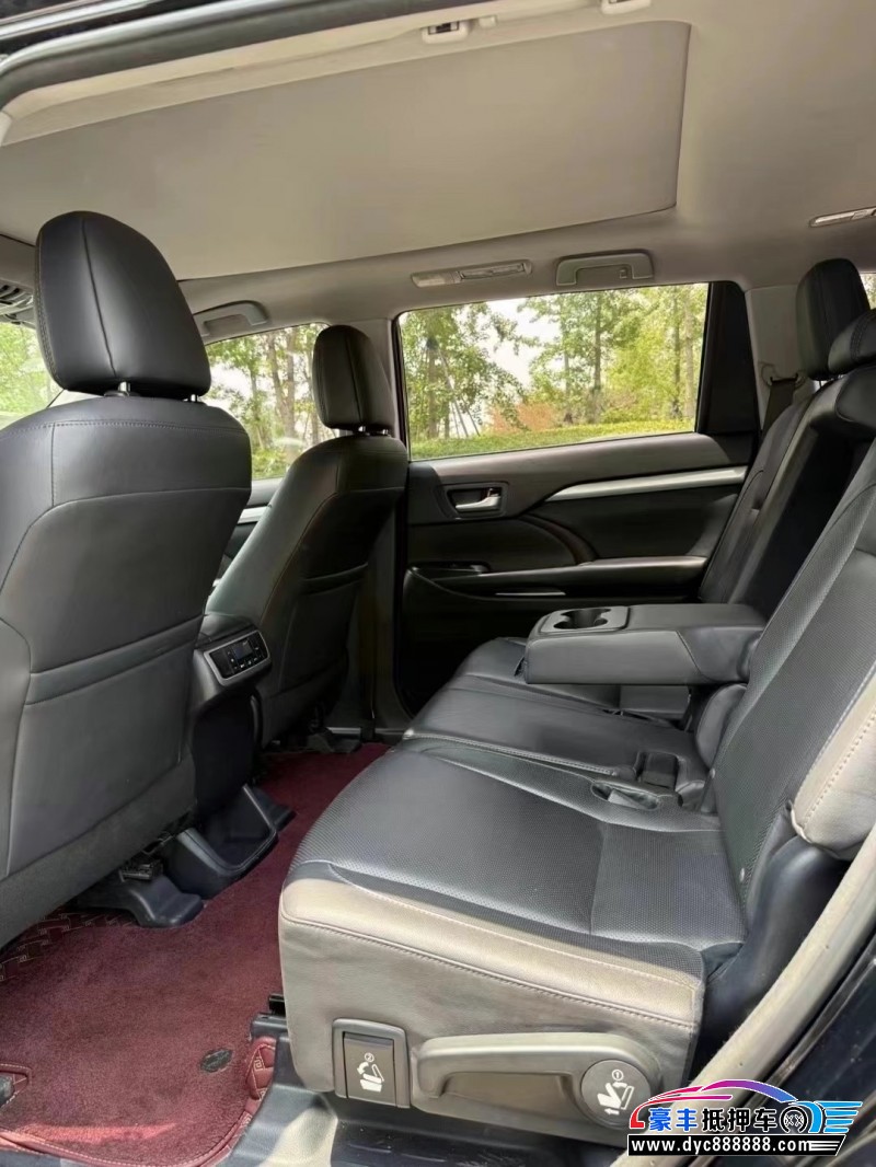 18年丰田汉兰达轿车抵押车出售