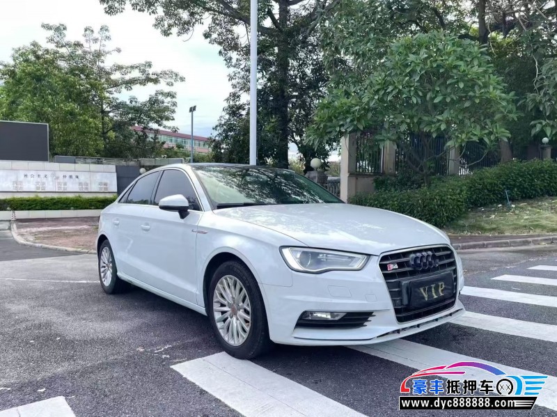 17年奥迪A3轿车抵押车出售