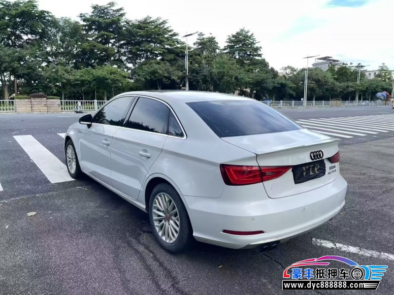 17年奥迪A3轿车抵押车出售