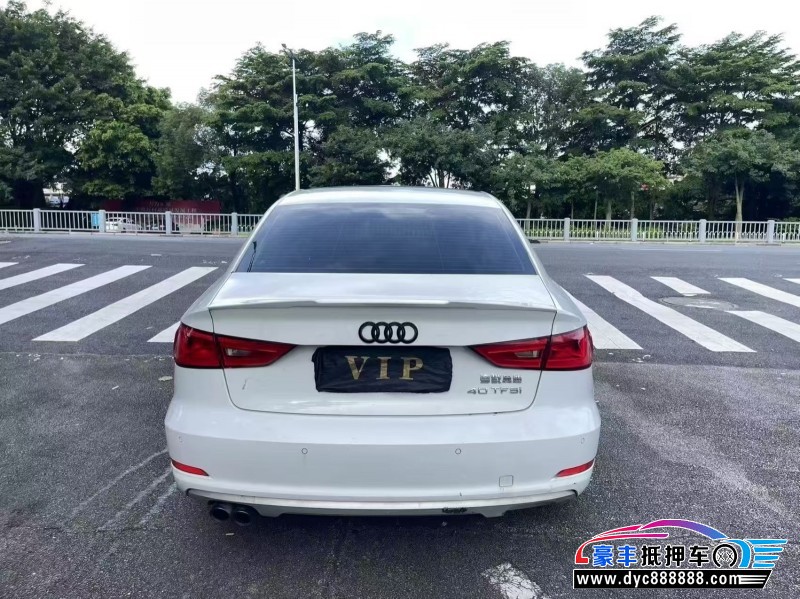 17年奥迪A3轿车抵押车出售
