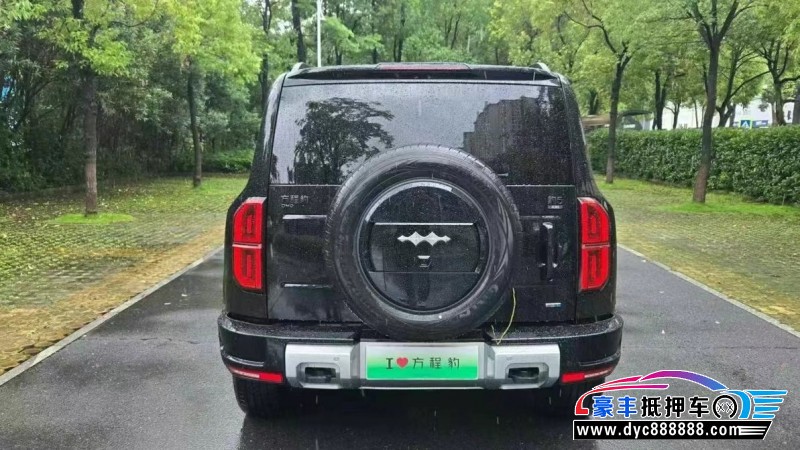 25年方程豹5轿车抵押车出售