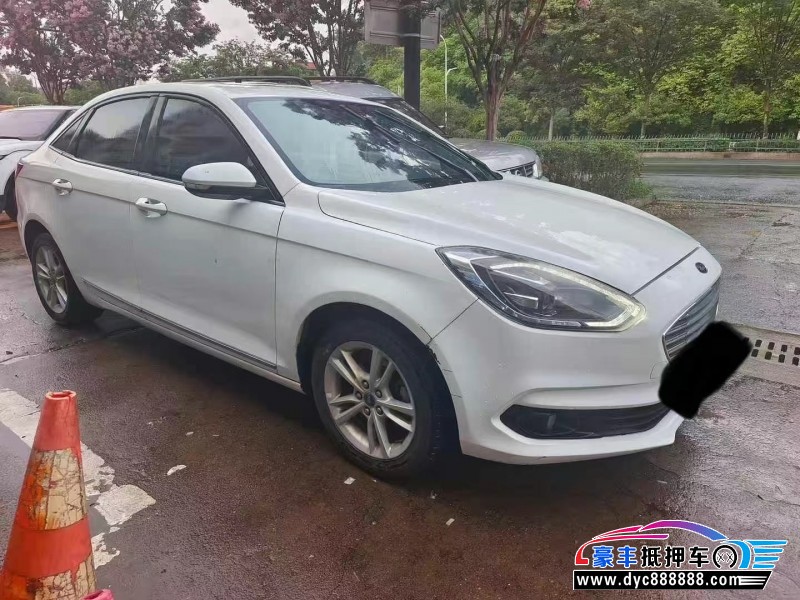 20年福特福睿斯轿车抵押车出售