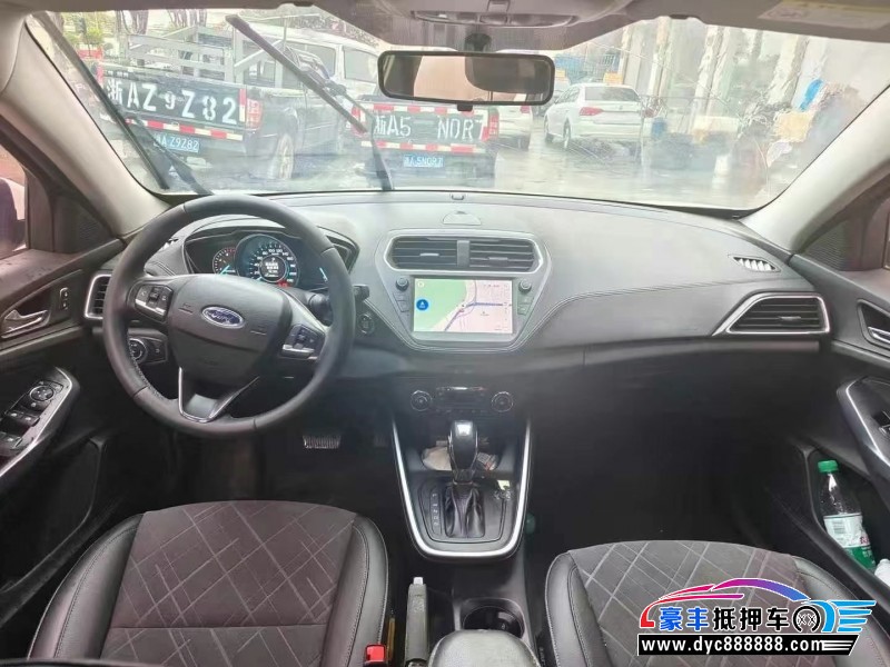 20年福特福睿斯轿车抵押车出售