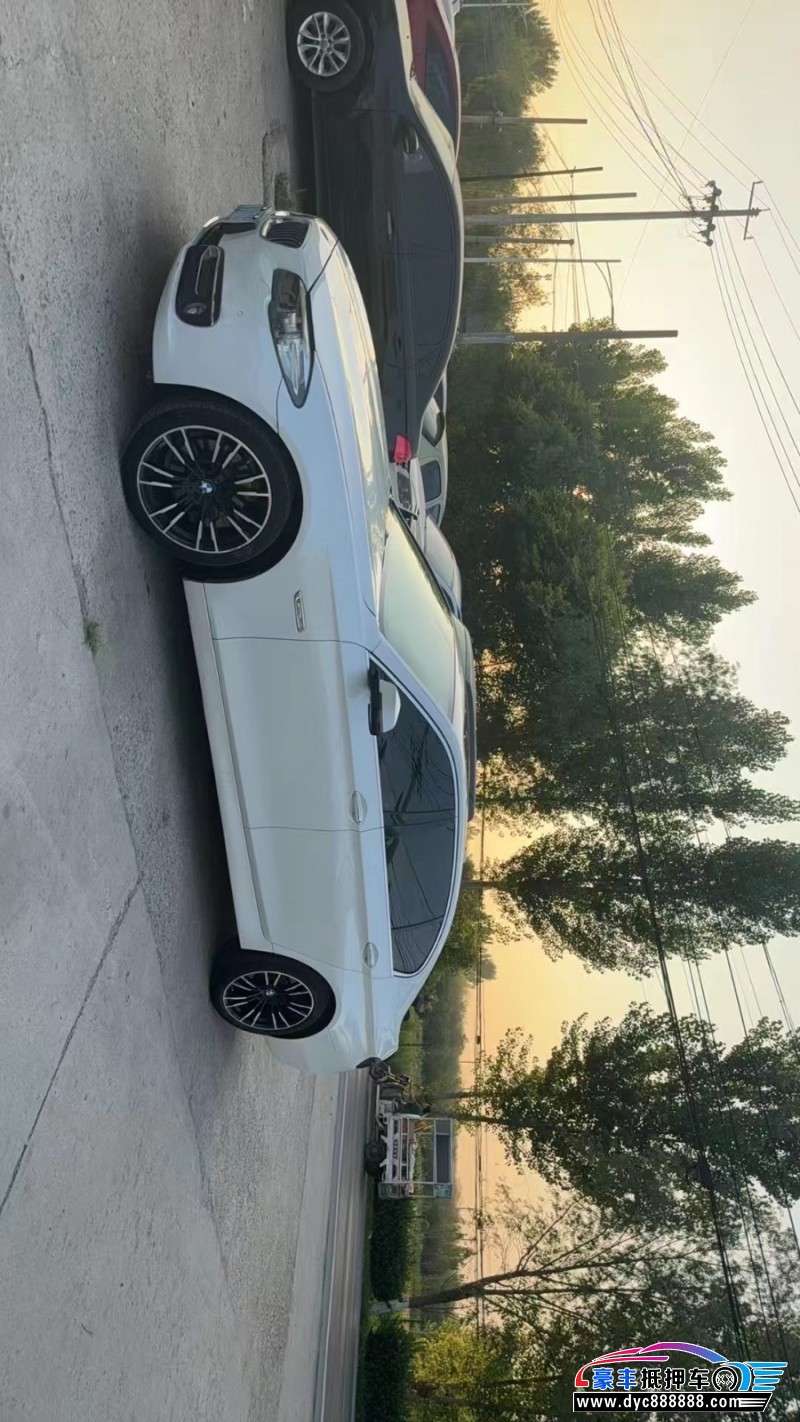 17年宝马5系轿车抵押车出售