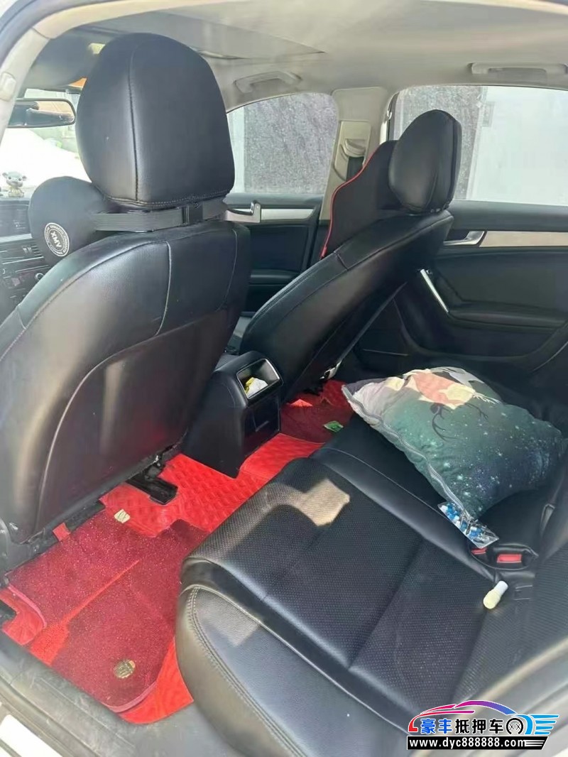 13年奥迪A4L轿车抵押车出售