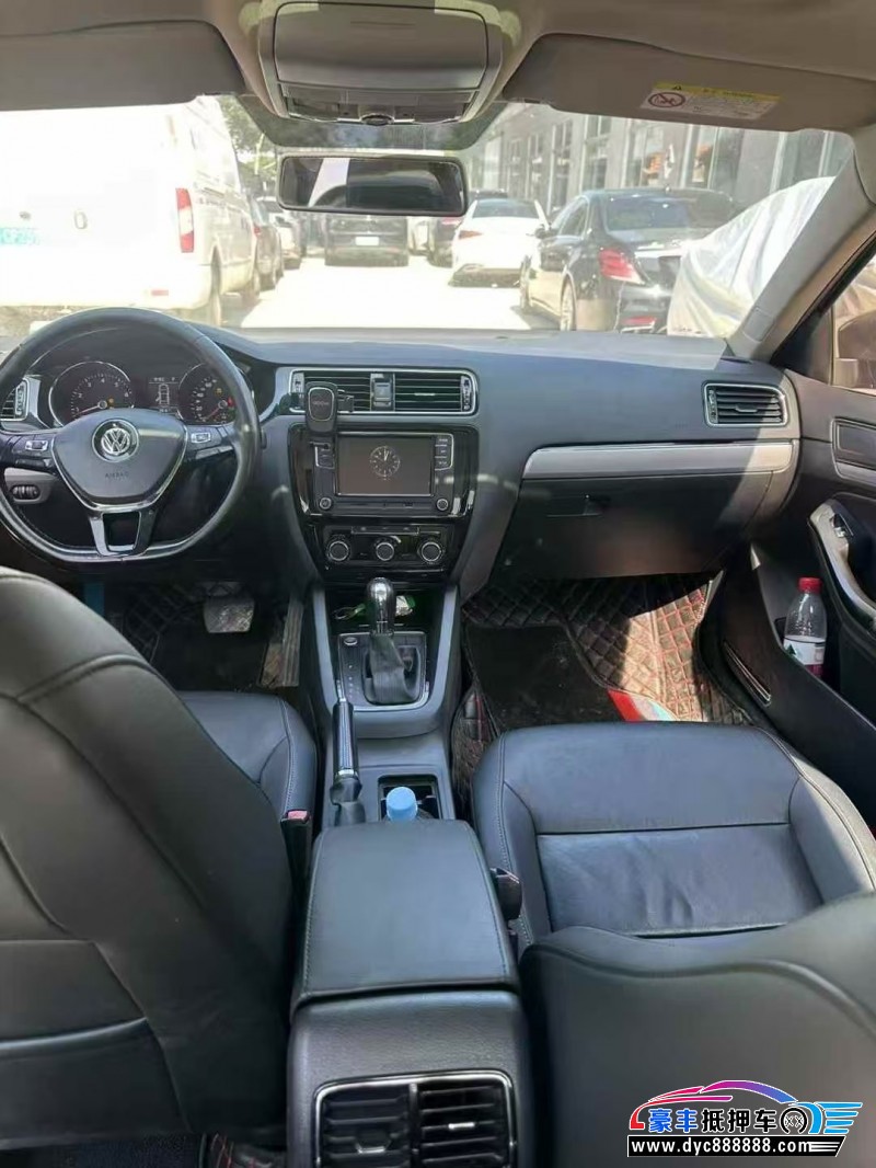 19年大众速腾轿车抵押车出售