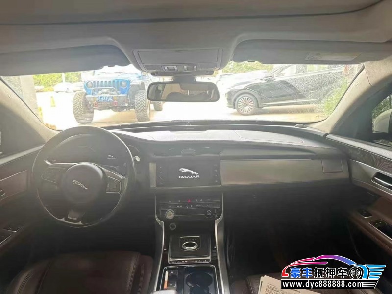 17年捷豹XFL轿车抵押车出售