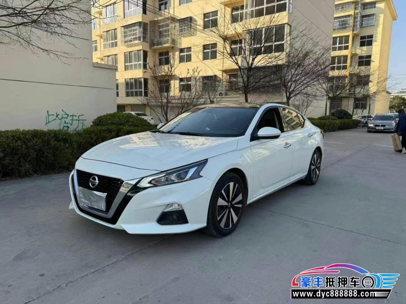 22年日产天籁轿车抵押车出售