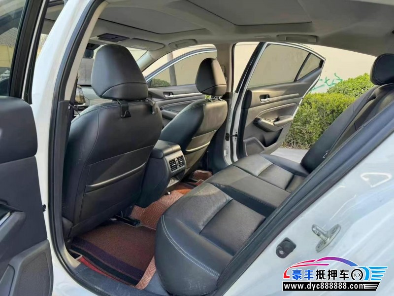 22年日产天籁轿车抵押车出售