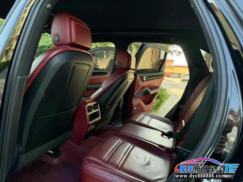 20年保时捷卡宴轿车抵押车出售