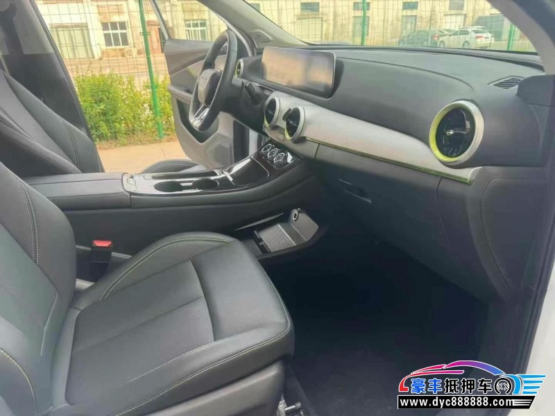 24年东风雷霆轿车抵押车出售