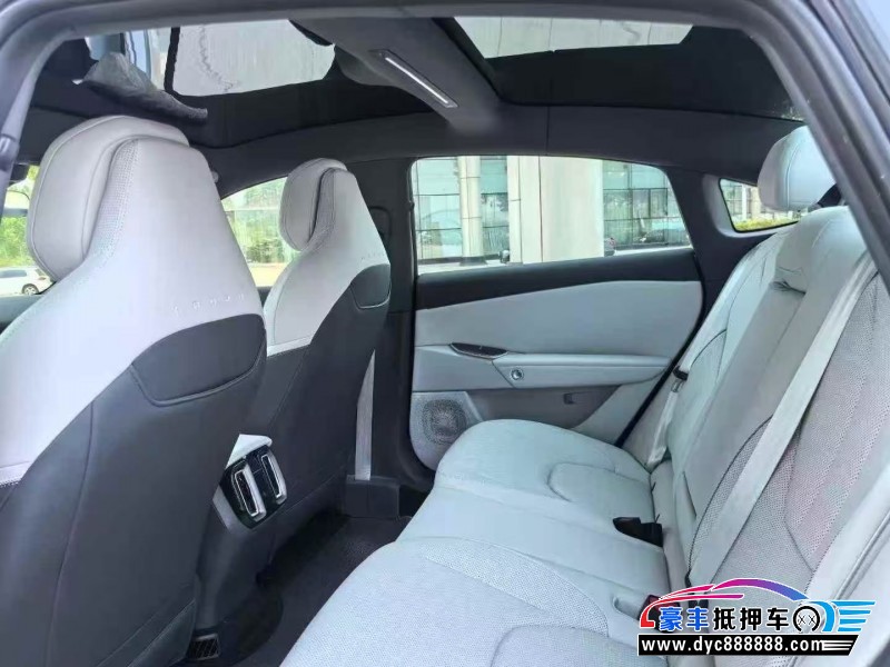 25年极狐阿尔法S轿车抵押车出售