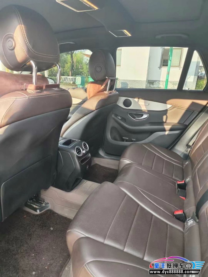 20年奔驰GLC轿车抵押车出售