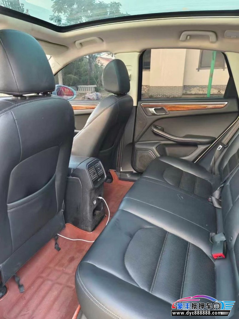 17年众泰SR9轿车抵押车出售