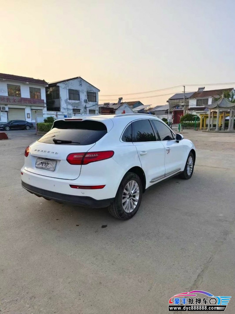 17年众泰SR9轿车抵押车出售