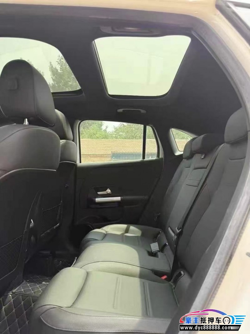 20年奔驰GLA轿车抵押车出售