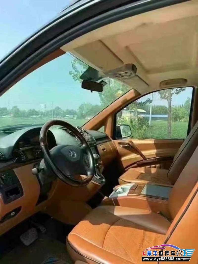 15年奔驰威霆轿车抵押车出售